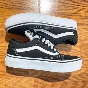 Women’s Old Skool Platform Sneaker size 6.5